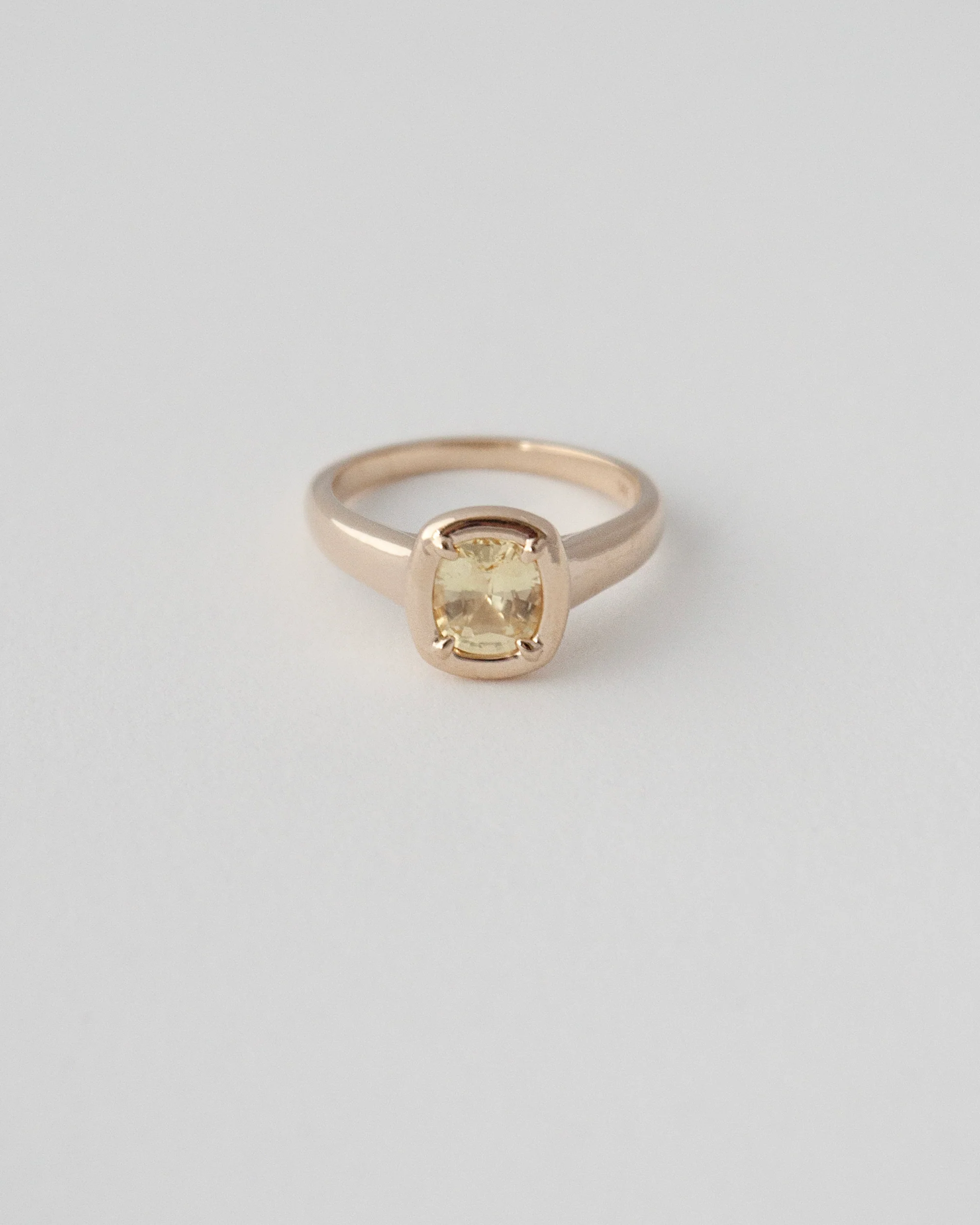 THE CARLY RING | YELLOW ELONGATED CUSHION SAPPHIRE - Image 4