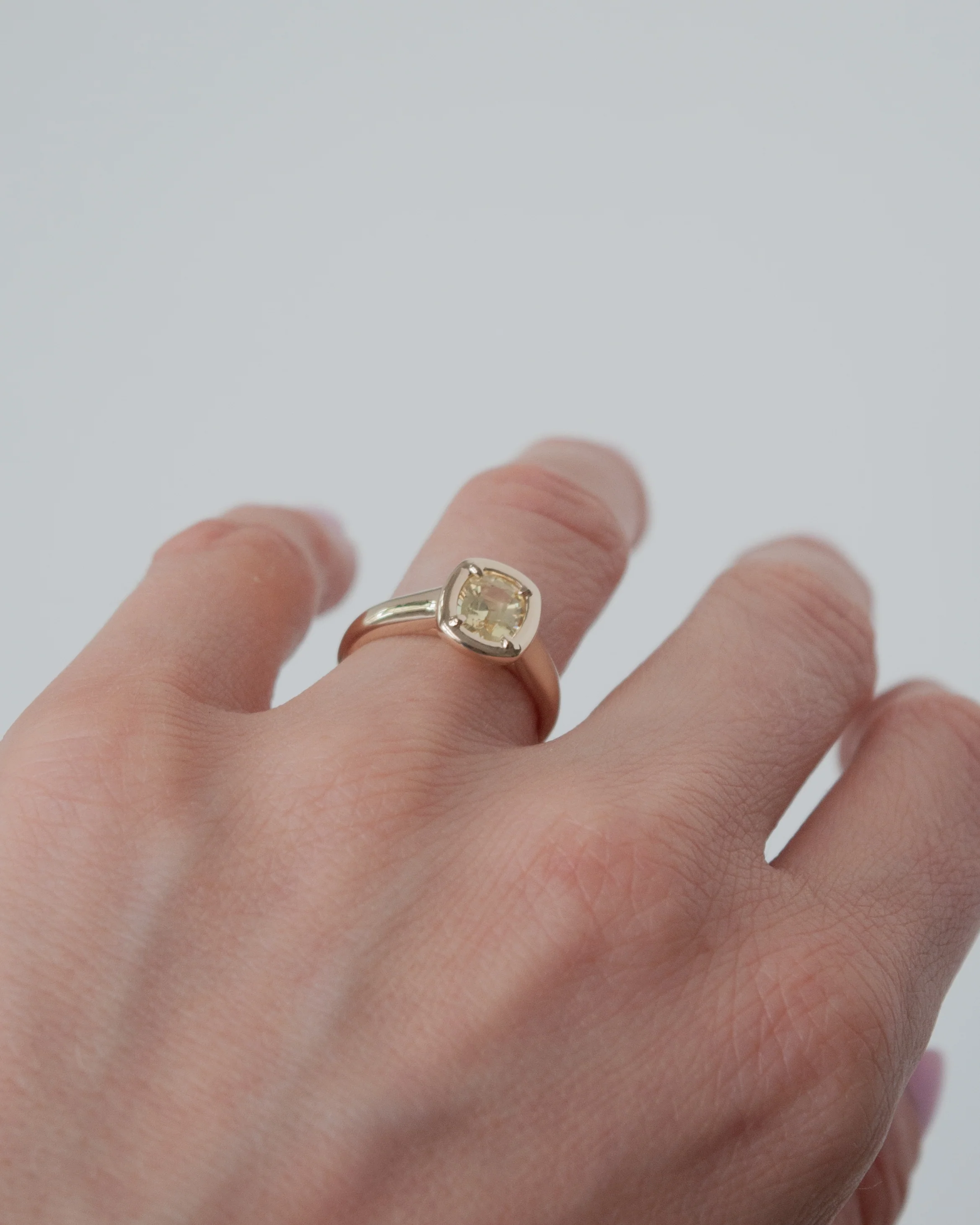THE CARLY RING | YELLOW ELONGATED CUSHION SAPPHIRE - Image 5