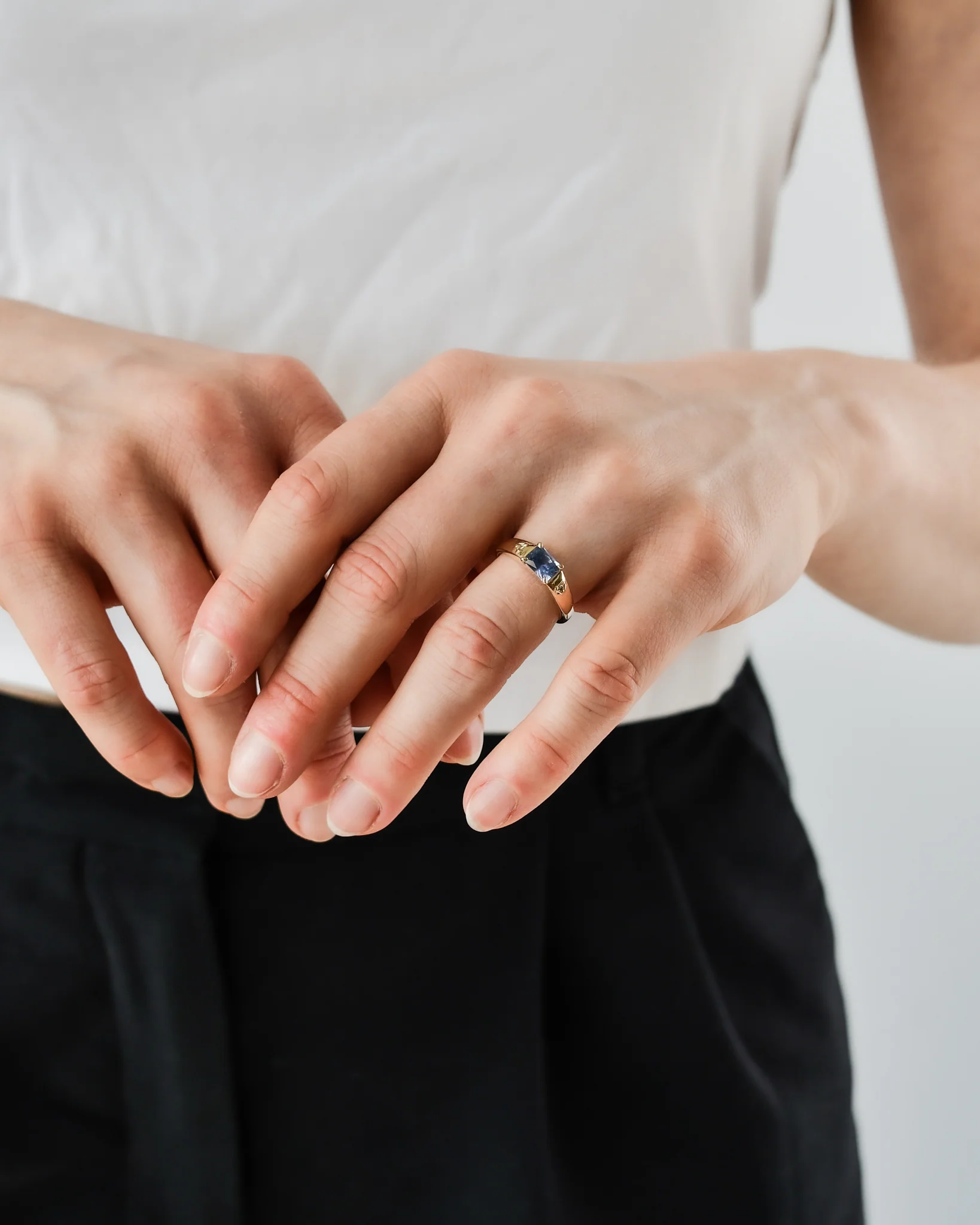 THE GAZER RING | CORNFLOWER BLUE SAPPHIRE - Image 7